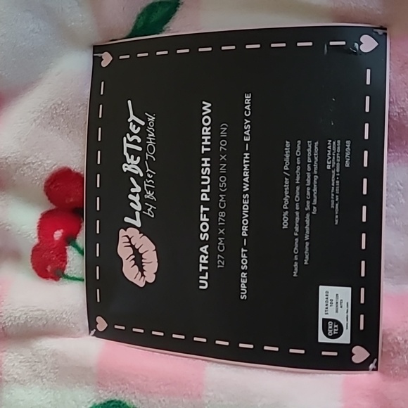 🍒Betsey Johnson Plush Throw - Picture 3 of 6